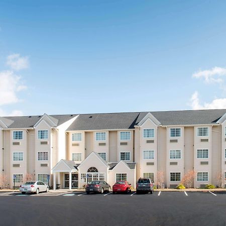 Microtel Inn And Suites North Canton Exteriör bild