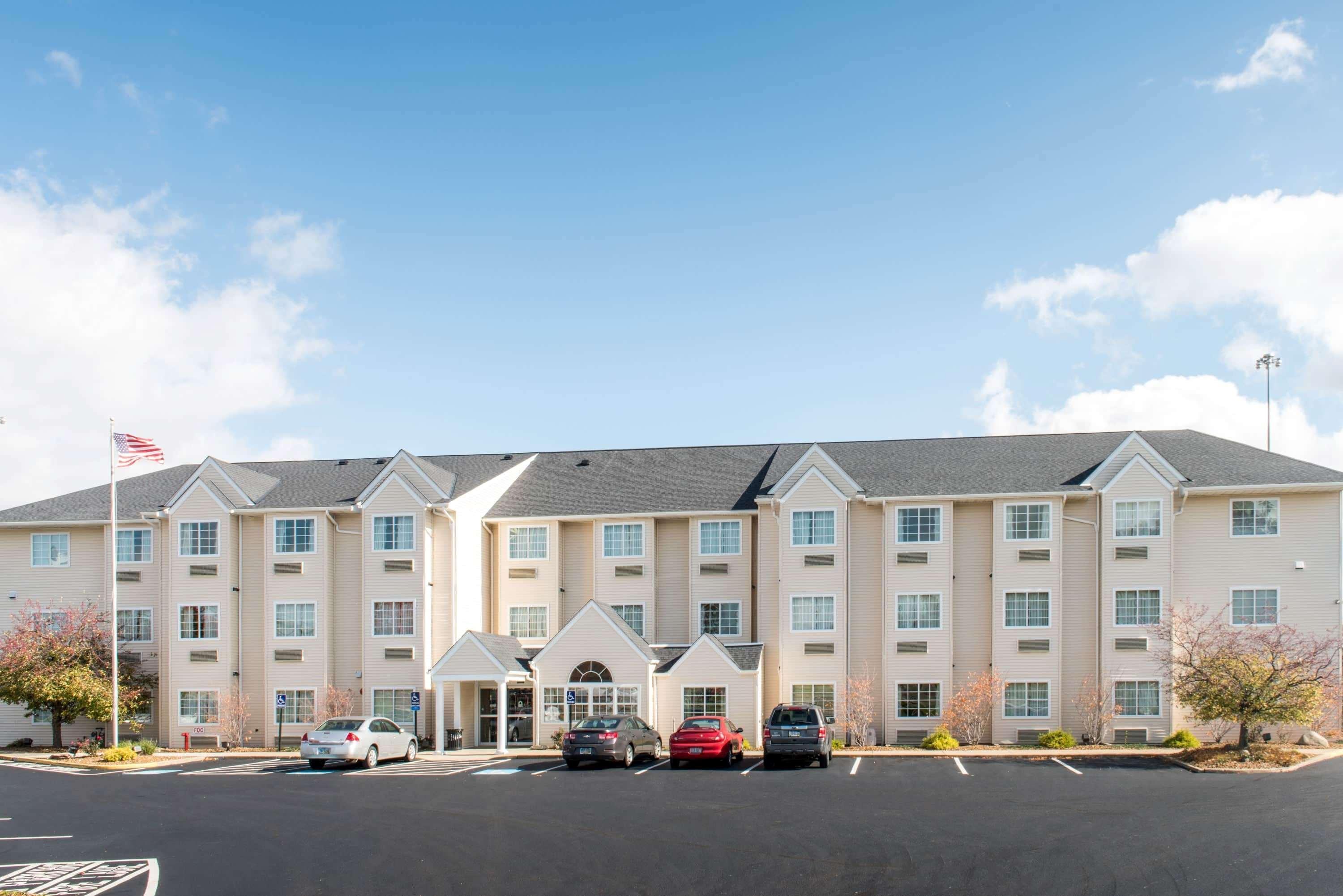 Microtel Inn And Suites North Canton Exteriör bild