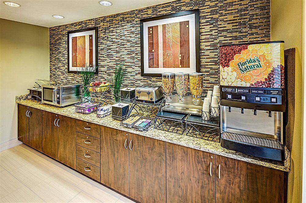 Microtel Inn And Suites North Canton Exteriör bild