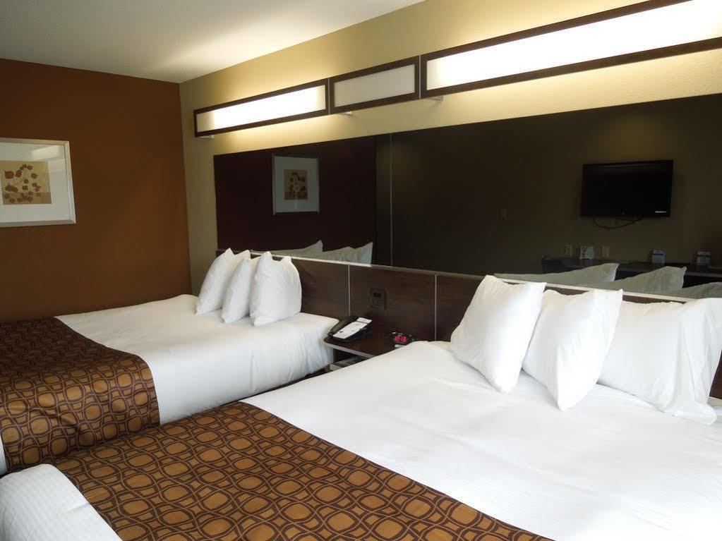 Microtel Inn And Suites North Canton Exteriör bild